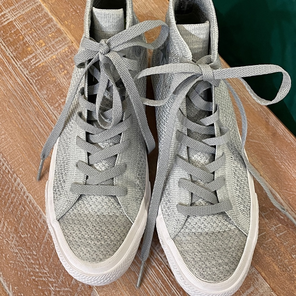Chuck Taylor Converse - Picture 11 of 14